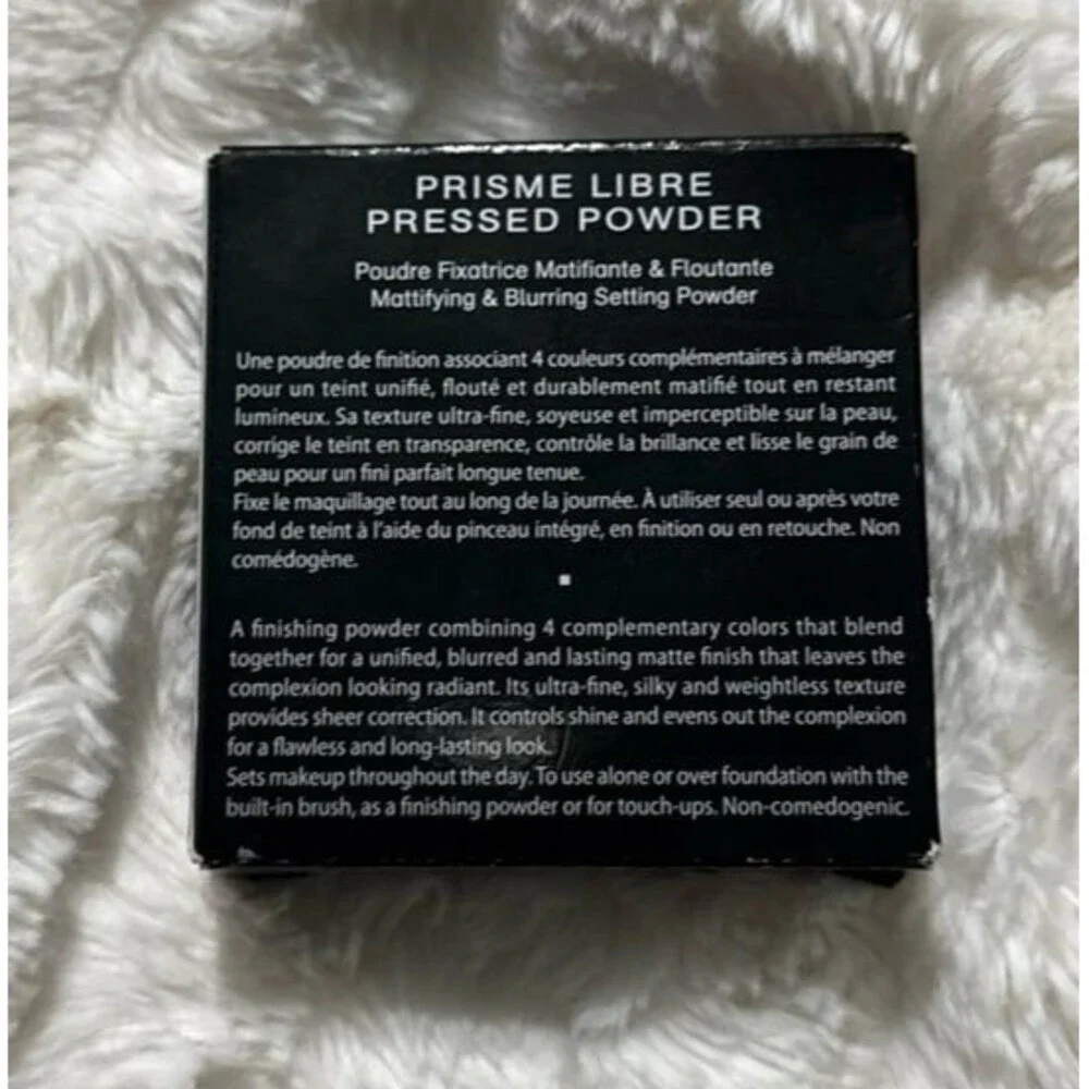 Givenchy Prisme Libre 4-Color Pressed Powder 04 Mousseline Acidulee